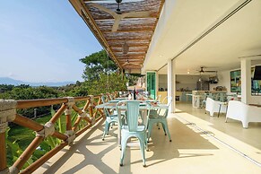 Luxury House Pool fire Pit & Lake view