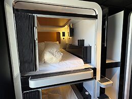 FIRST CABIN INTERNATIONAL HAWAII