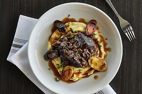 AC Hotel Savannah Historic District