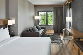 AC Hotel Savannah Historic District