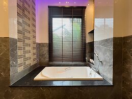 Thebest Capsule Resort