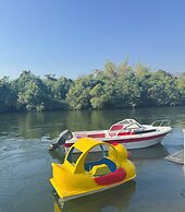 Thebest Capsule Resort