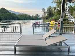 Thebest Capsule Resort