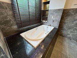 Thebest Capsule Resort