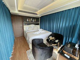 Thebest Capsule Resort