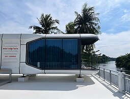 Thebest Capsule Resort