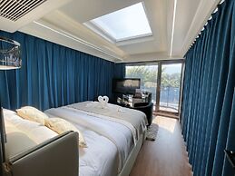 Thebest Capsule Resort