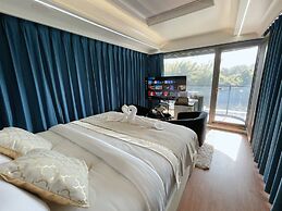 Thebest Capsule Resort