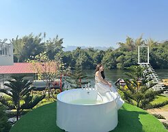 Thebest Capsule Resort