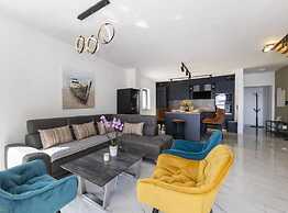 Luxury Villa Lucija