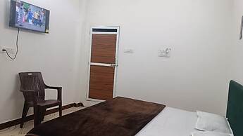 Goroomgo Shree Ram Kuti Homestay Ujjain