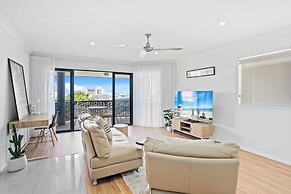 Chic Coastal Charm on Palm Beach