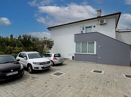 Charming and Tranquil Krk Center Apartment