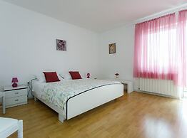 Charming and Tranquil Krk Center Apartment
