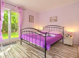 Elegant Krk Hideaway Apartment With Terrace