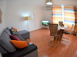 Bright and Breezy Apartment With Terrace and Sea View