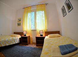 Bright and Breezy Apartment With Terrace and Sea View