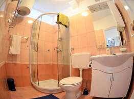 Bright and Breezy Apartment With Terrace and Sea View