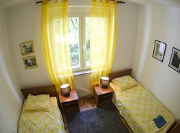 Bright and Breezy Apartment With Terrace and Sea View