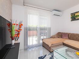 Modern Apartment With Terrace and Private Parking Krk