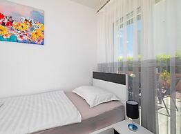 Modern Apartment With Terrace and Private Parking Krk