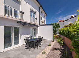 Modern Apartment With Terrace and Private Parking Krk