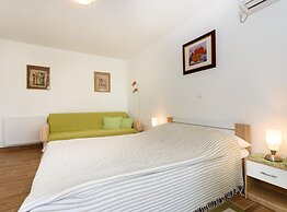 Cozy and Trendy Apartments Krk