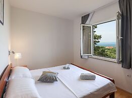 Peaceful Nature Retreat Near Krk Town With BBQ and Parking