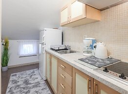 Peaceful Nature Retreat Near Krk Town With BBQ and Parking