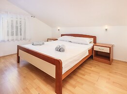 Peaceful Nature Retreat Near Krk Town With BBQ and Parking