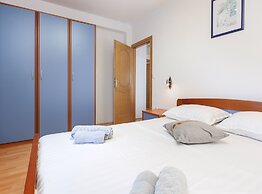 Peaceful Nature Retreat Near Krk Town With BBQ and Parking