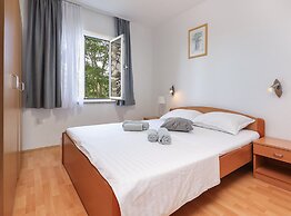 Peaceful Nature Retreat Near Krk Town With BBQ and Parking