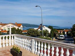 Sunny and Sleek Krk Rooms With Balcony