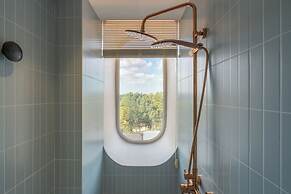 Qi Meng New moon branch