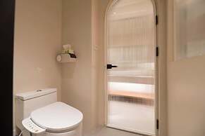 Qi Meng New moon branch