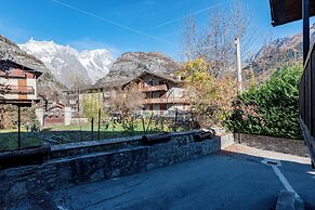 Lovely Apartment In Courmayeur