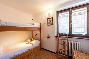 Graceful Apartment In Courmayeur