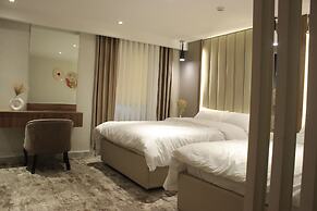 Azmal Hotel & Suites