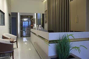 Azmal Hotel & Suites