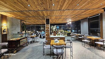 Azmal Hotel & Suites