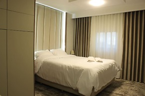 Azmal Hotel & Suites