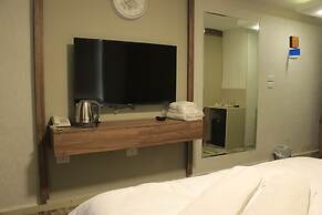 Azmal Hotel & Suites