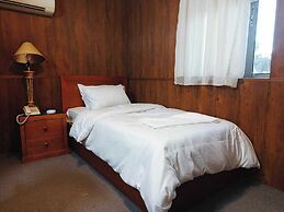 Azmal Hotel & Suites