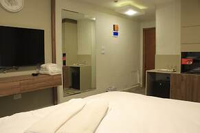 Azmal Hotel & Suites