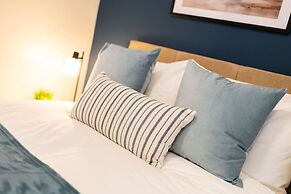 Clova Benmore Apartments