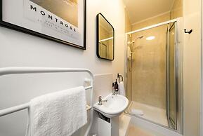 Clova Benmore Apartments