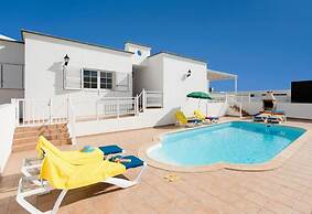 Villa Diama With 3 Bedrooms and 2 Bathrooms