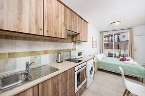 Emilia 10 With 1 Bedrooms and 1 Bathrooms