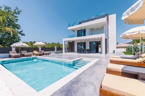 Villa Infinity Theo With 4 Bedrooms and 4 Bathrooms