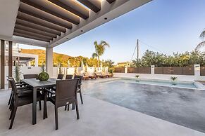 Villa Infinity Theo With 4 Bedrooms and 4 Bathrooms